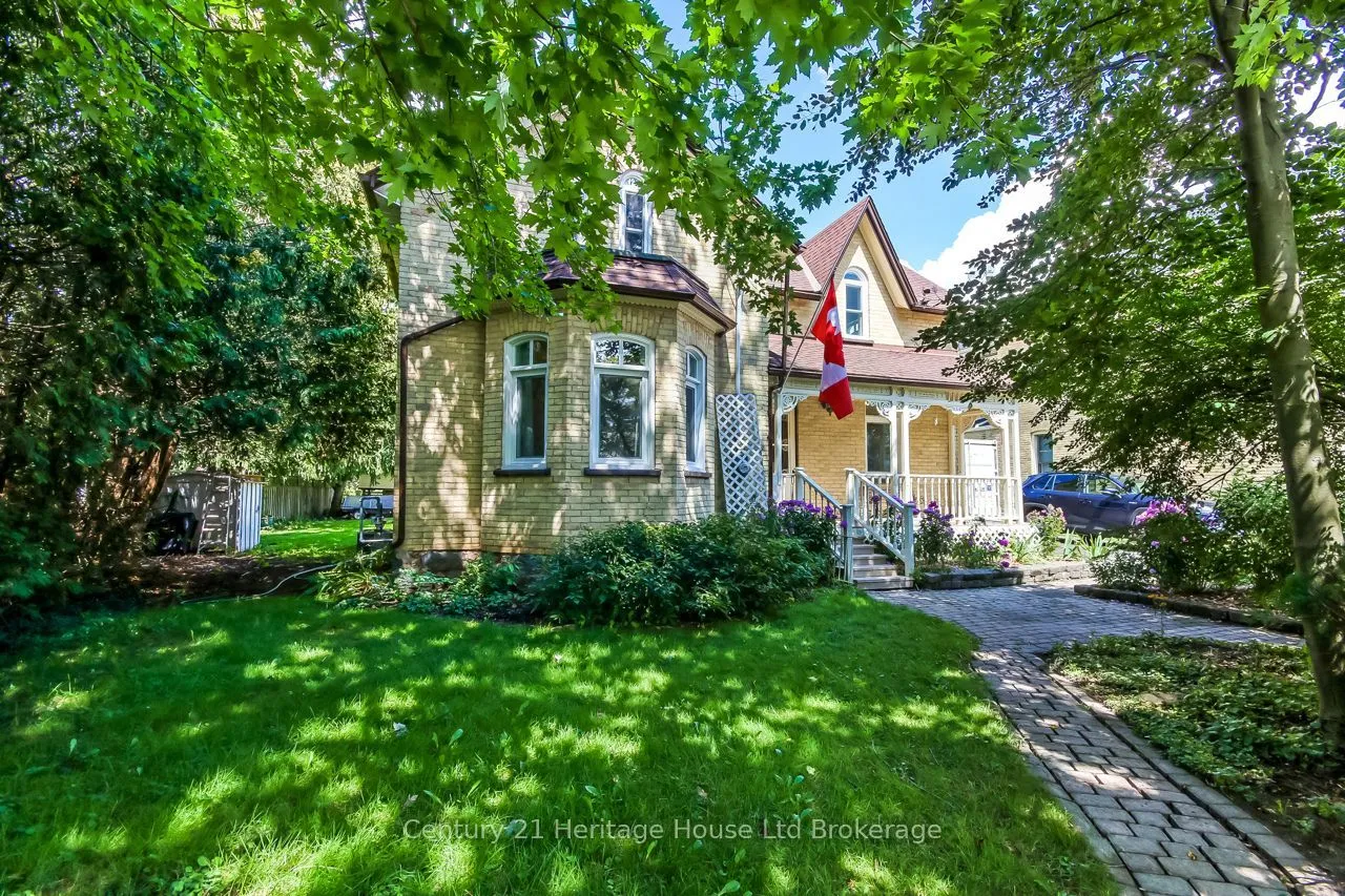 166 Dundas Street W