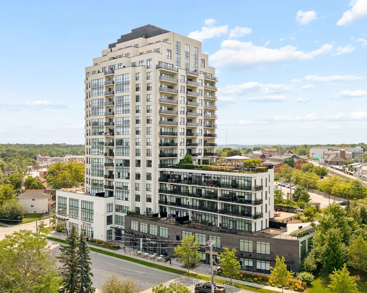 150 WELLINGTON Street E