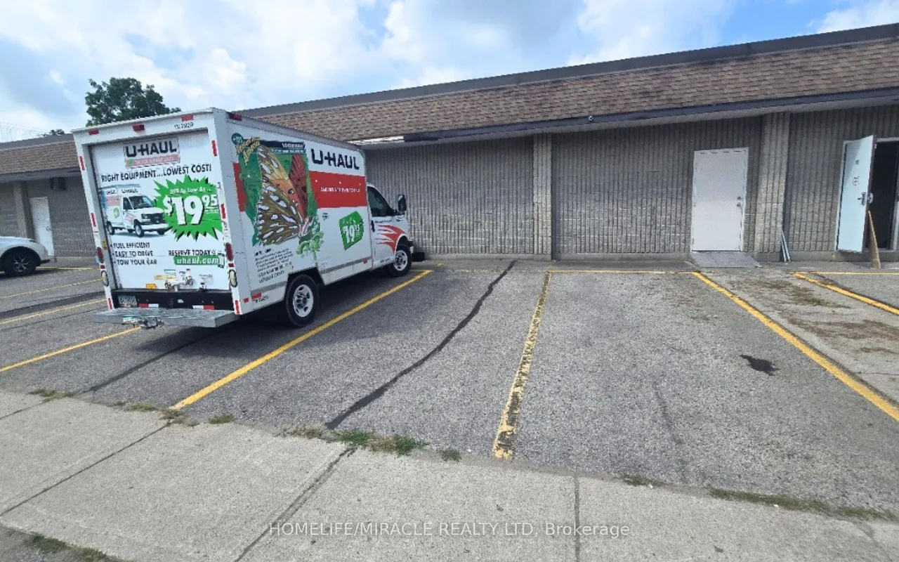 8 QUEENSWAY EAST — photo 24