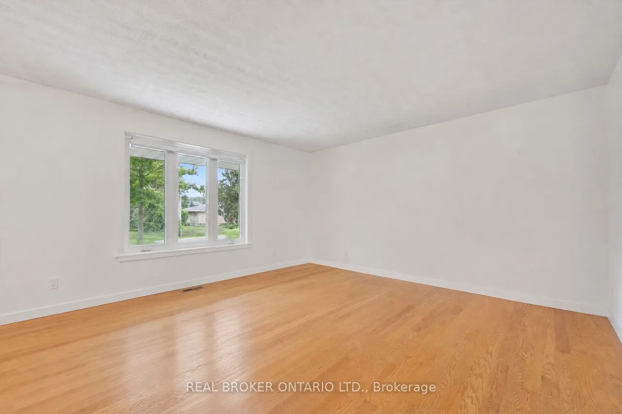 27 Dawson Drive — photo 3