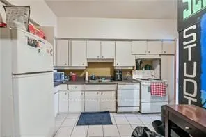 139 Balsam Avenue S — photo 3