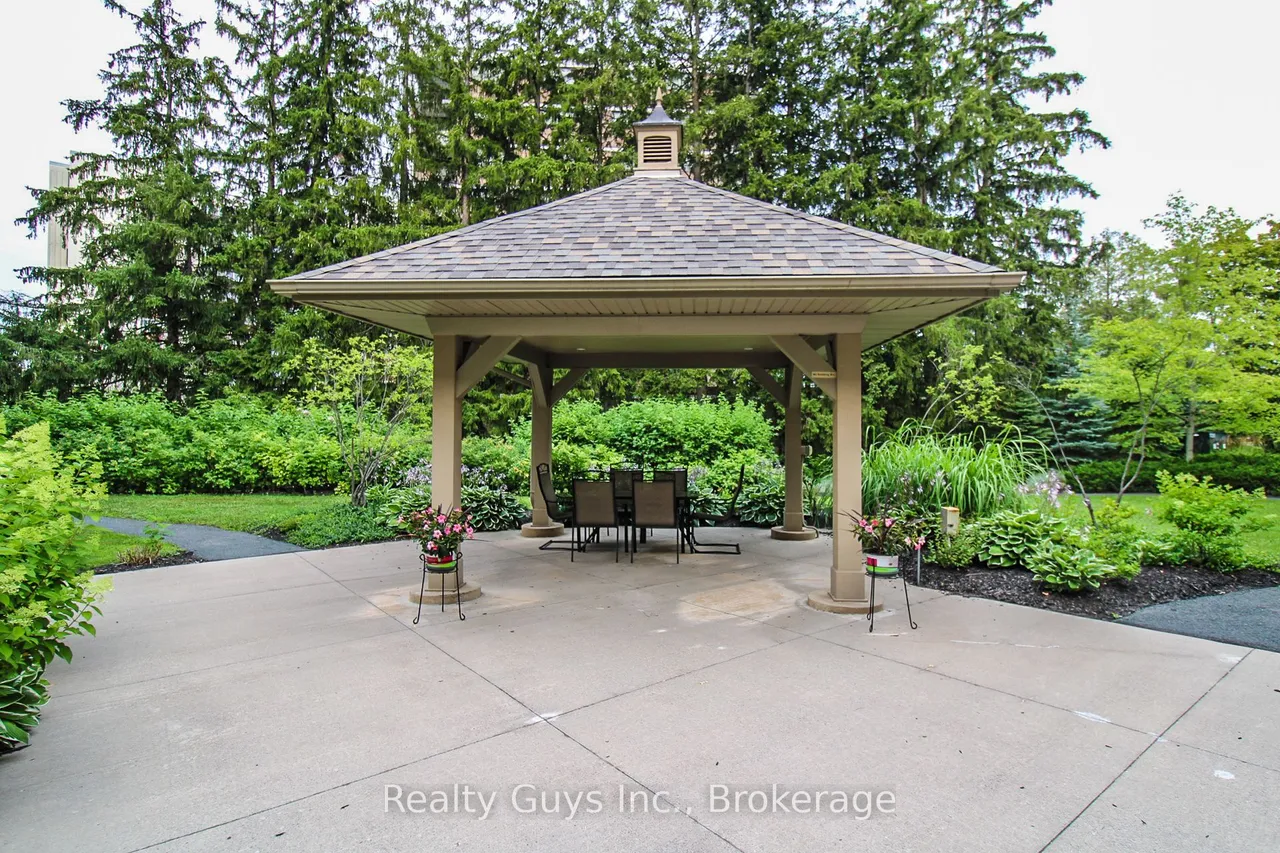 869 Clonsilla Avenue — photo 5