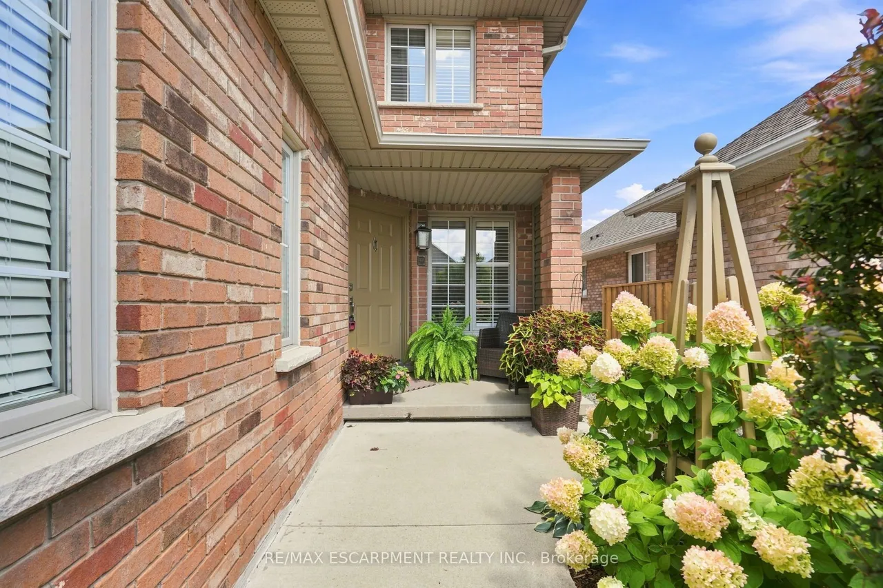 64 Redfern Avenue — photo 3