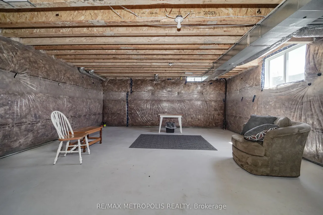 421 TREVOR Street — photo 49