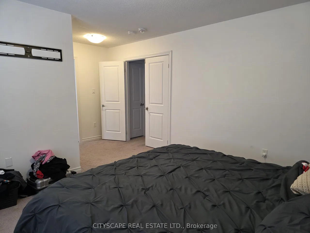 351 Ridley Crescent — photo 3