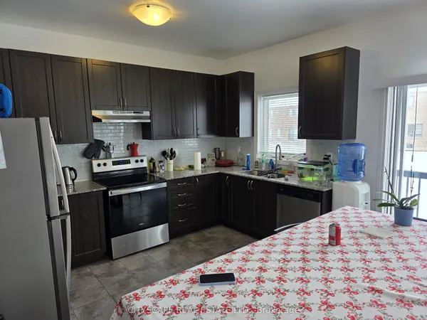 351 Ridley Crescent — photo 2