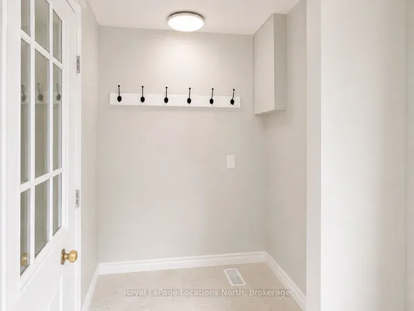 675 Stewart Street — photo 2