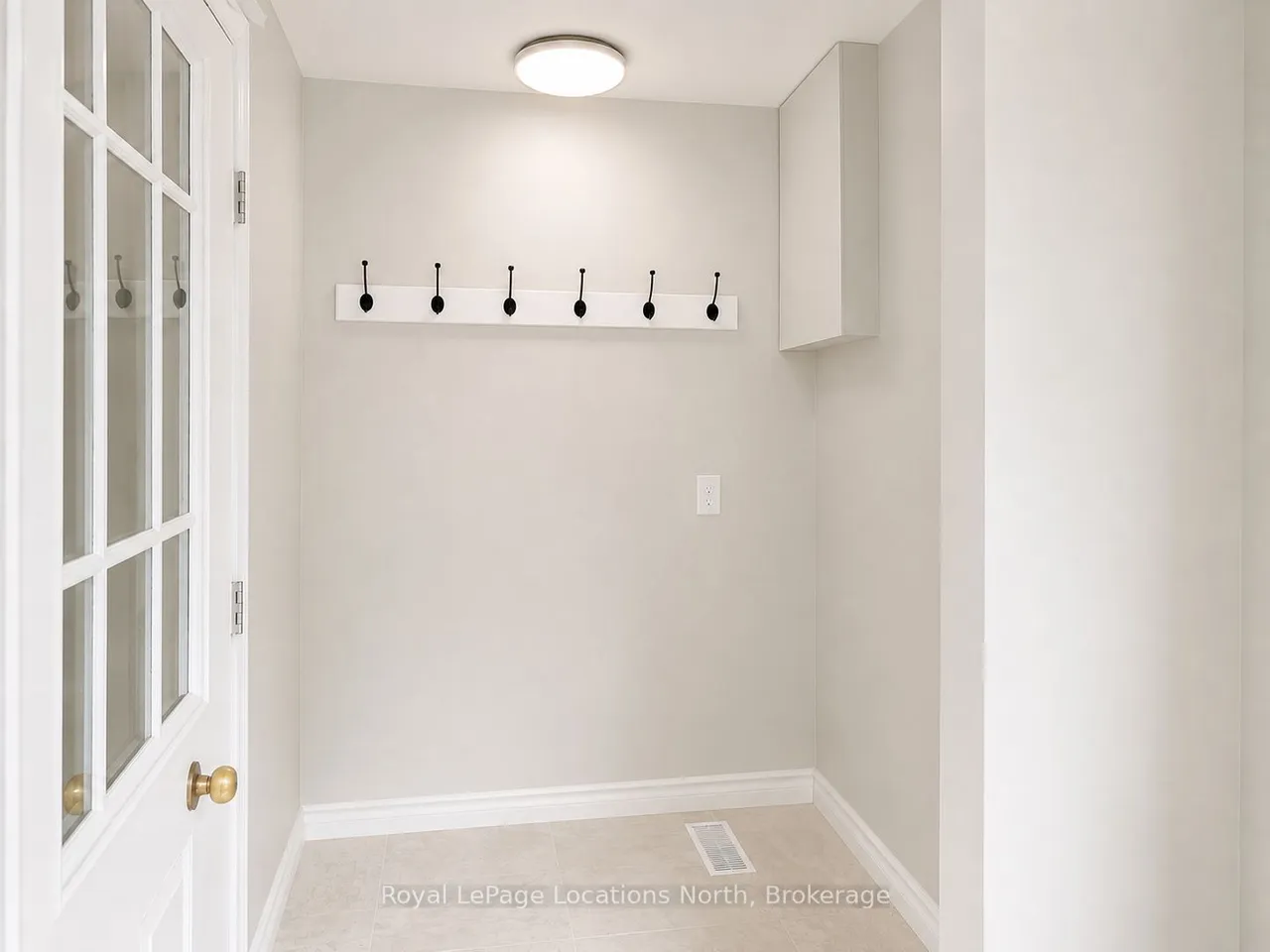 675 Stewart Street — photo 2