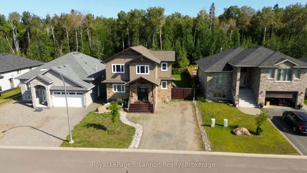 145 Dogwood Crescent — photo 2