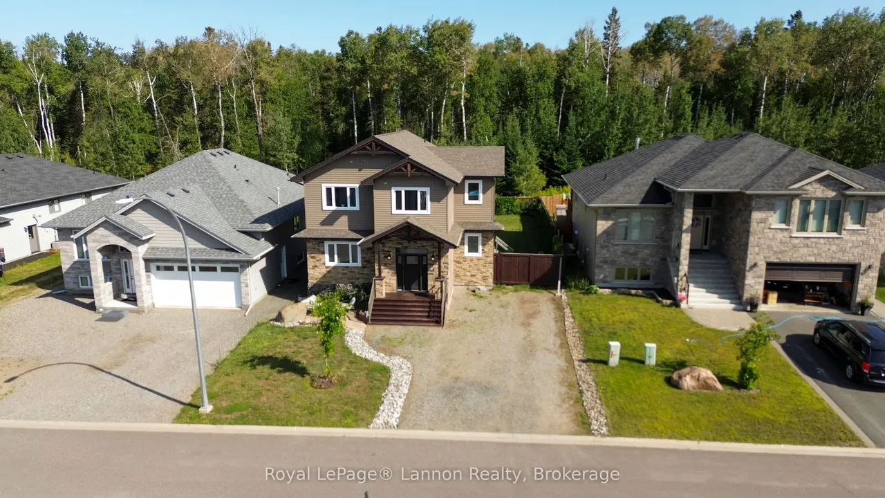 145 Dogwood Crescent — photo 2