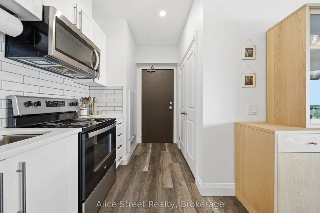 332 Gosling Gardens, Guelph Gardens — photo 2