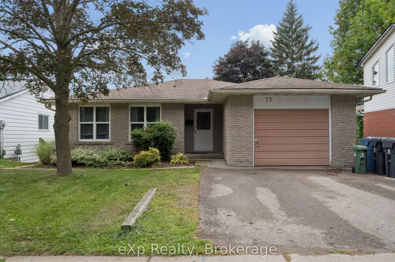 39 Keats Crescent