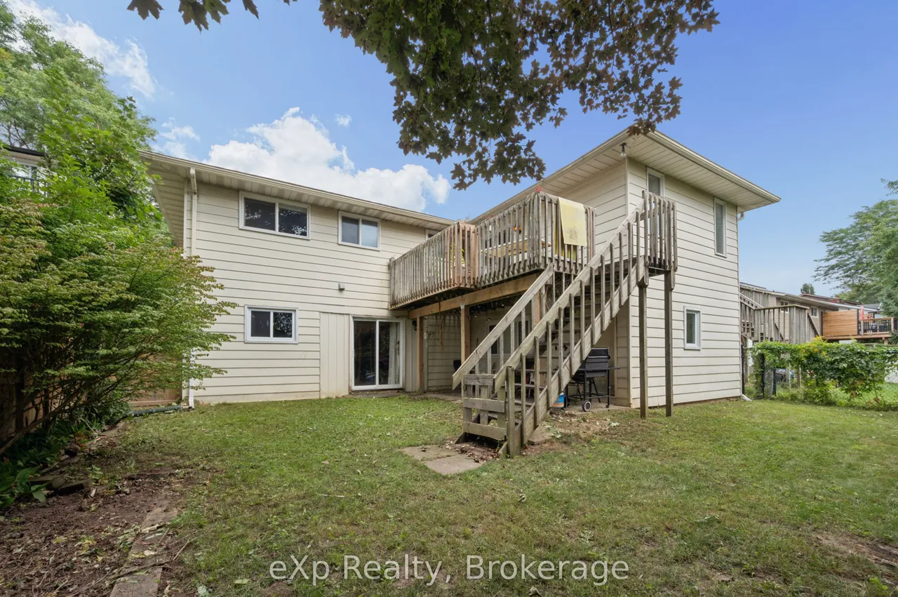39 Keats Crescent — photo 40