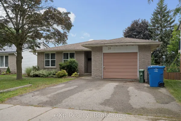 39 Keats Crescent — photo 2