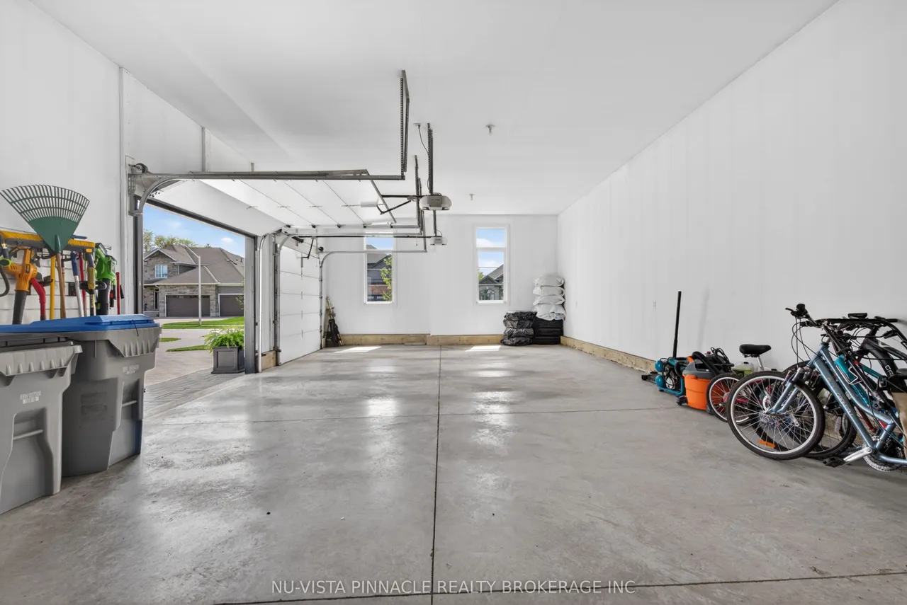2572 LUCAS Avenue — photo 48
