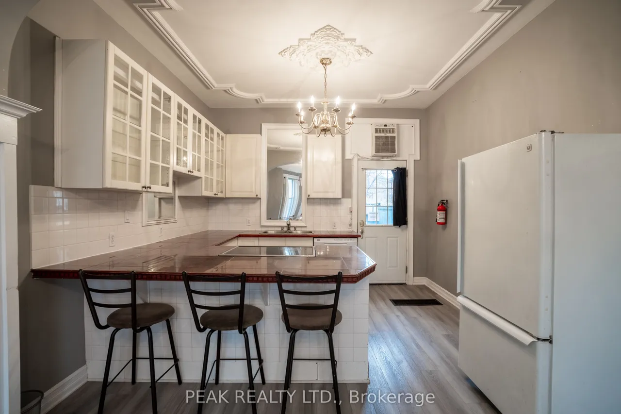 127 East Avenue S — photo 3