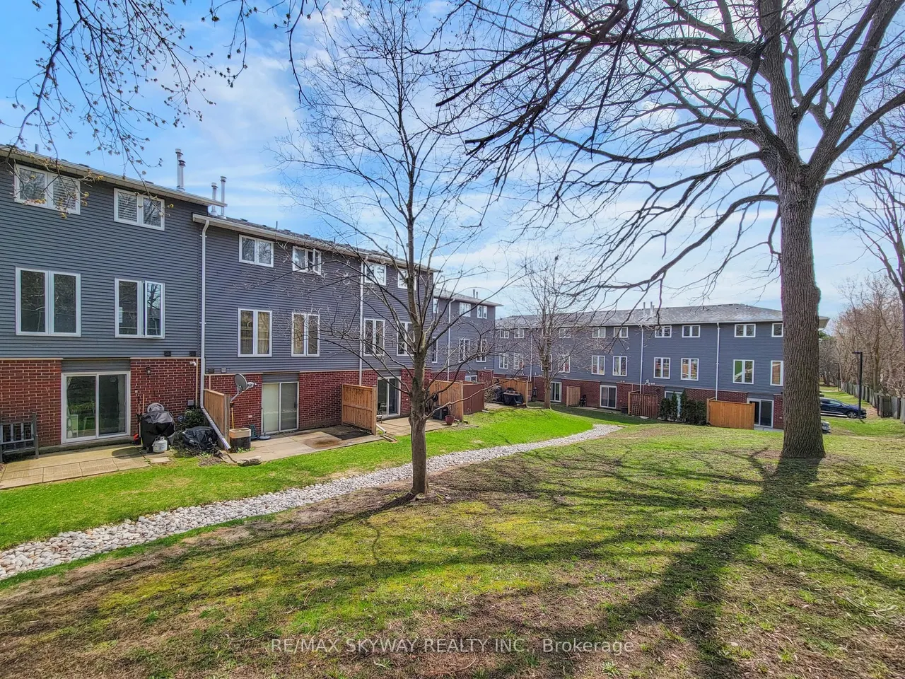 56 Harris Avenue — photo 49