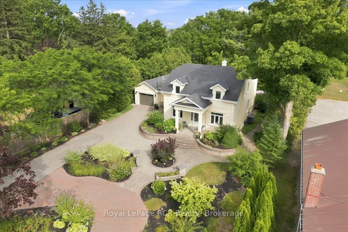 575 Queen Street — photo 2