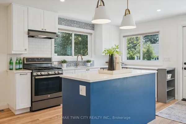 475 Stevenson Street N — photo 2