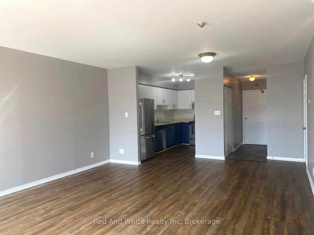 36 James Street S — photo 3