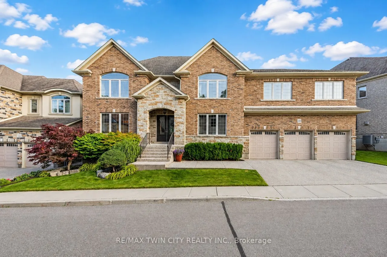 258 Edgewater Crescent