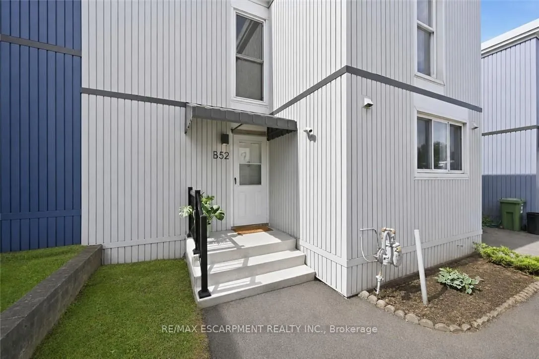 25 Britten Close — photo 3