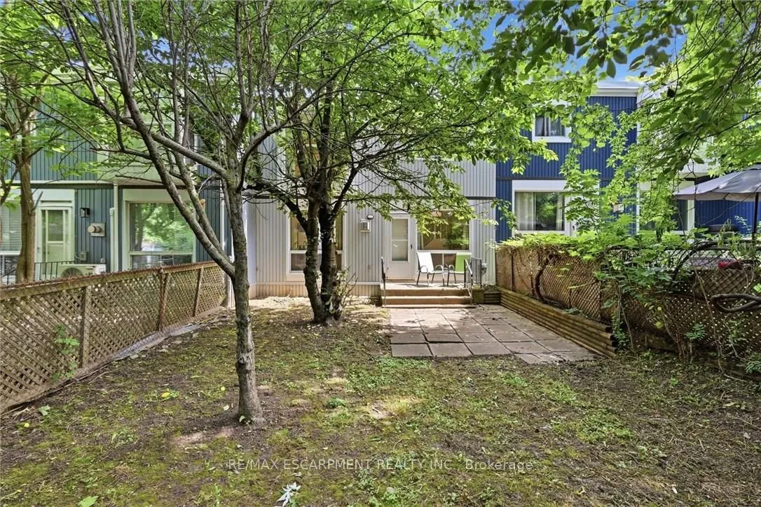 25 Britten Close — photo 29