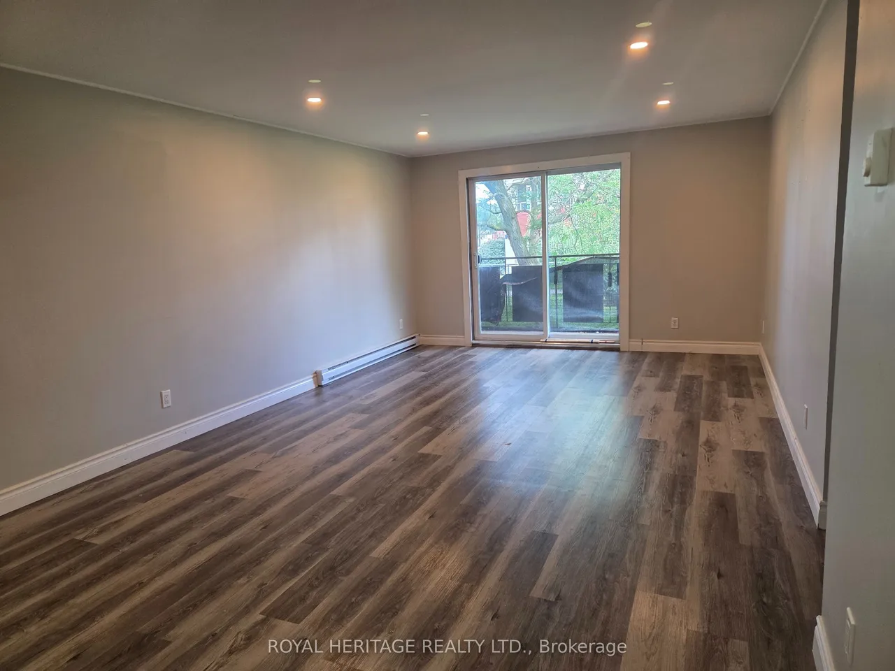 8800 Willoughby Drive — photo 2