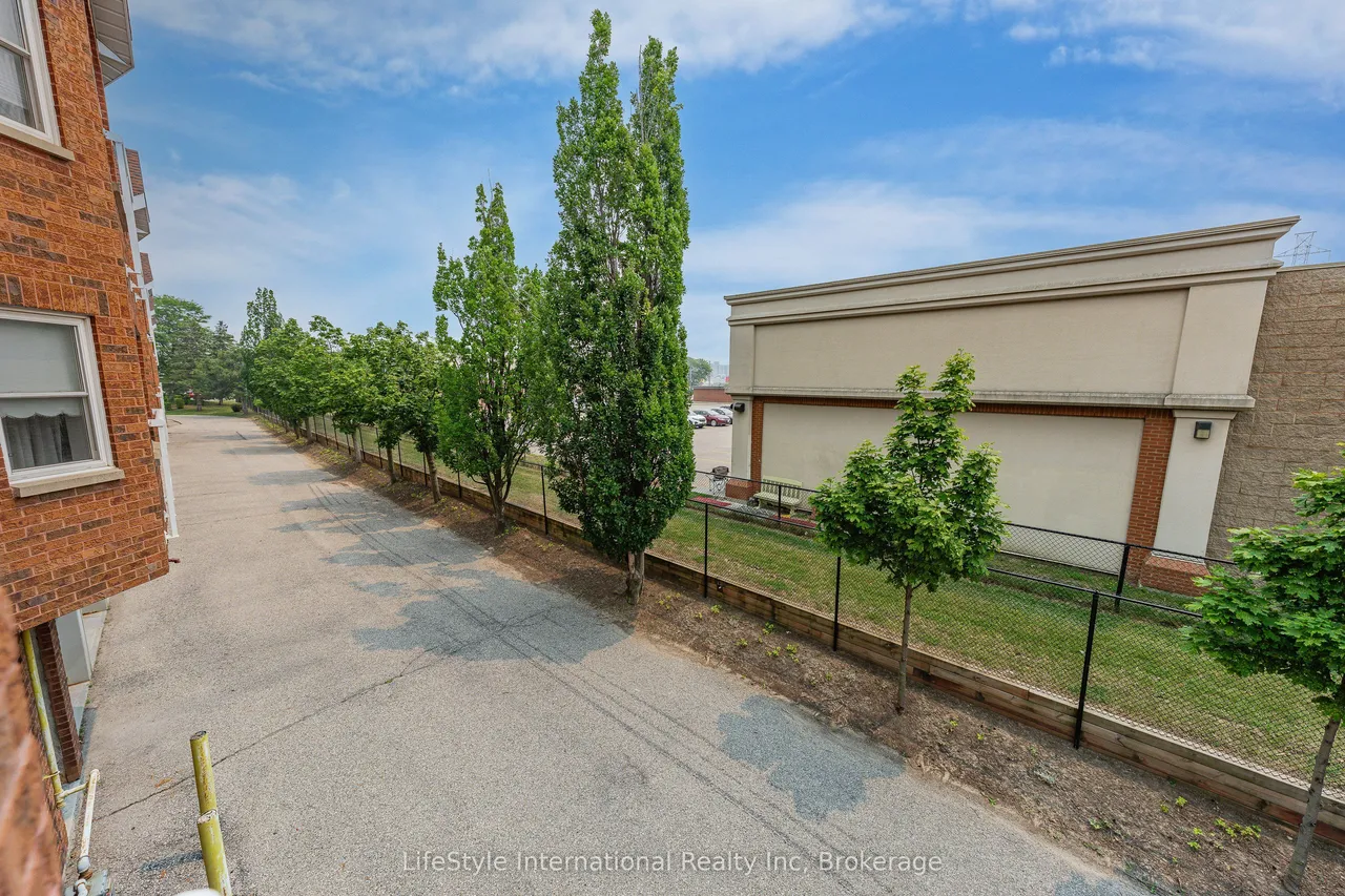 208 Silvercreek Parkway N — photo 47