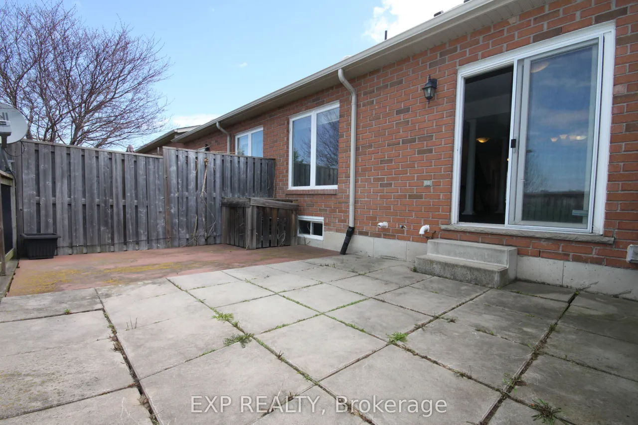 22 Geranium Avenue N — photo 15