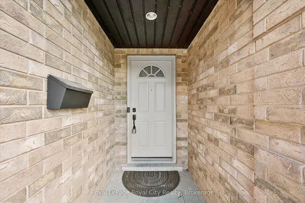 73 Waxwing Crescent — photo 2