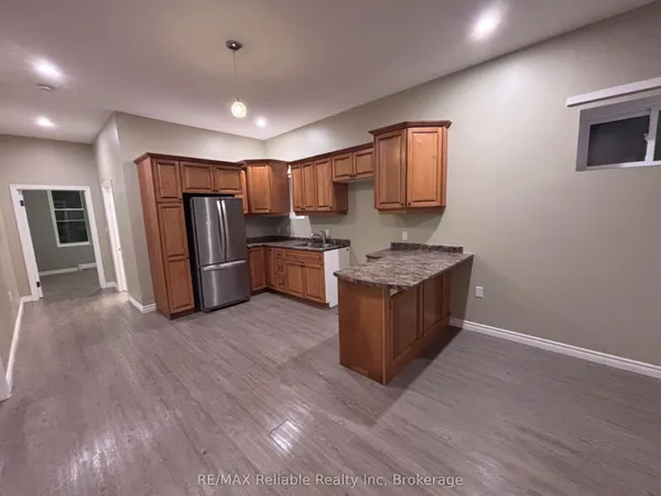 12 Isaac Street — photo 2