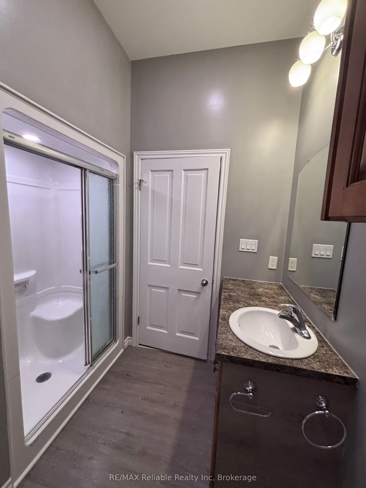 12 Isaac Street — photo 6