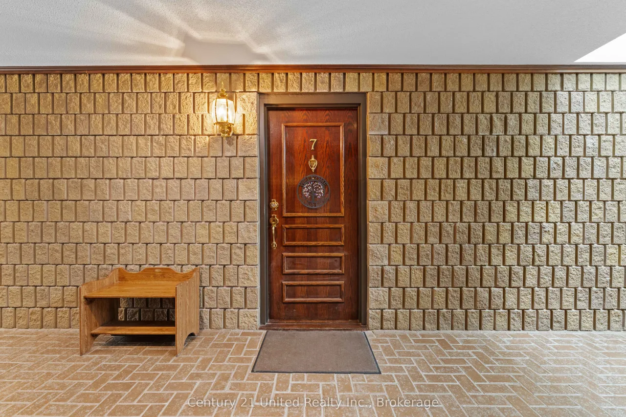 680 Whitaker Street — photo 3