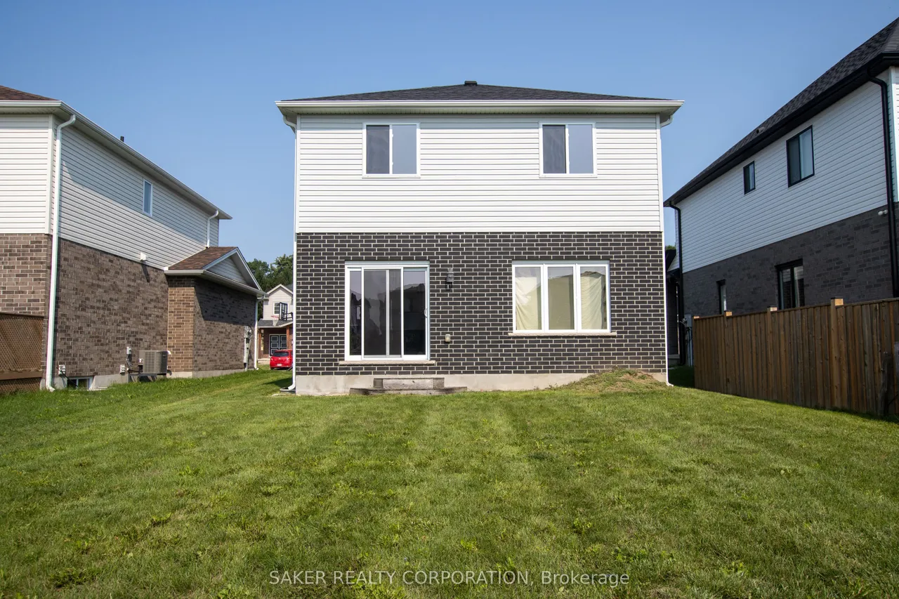 16 Armstrong Street — photo 28
