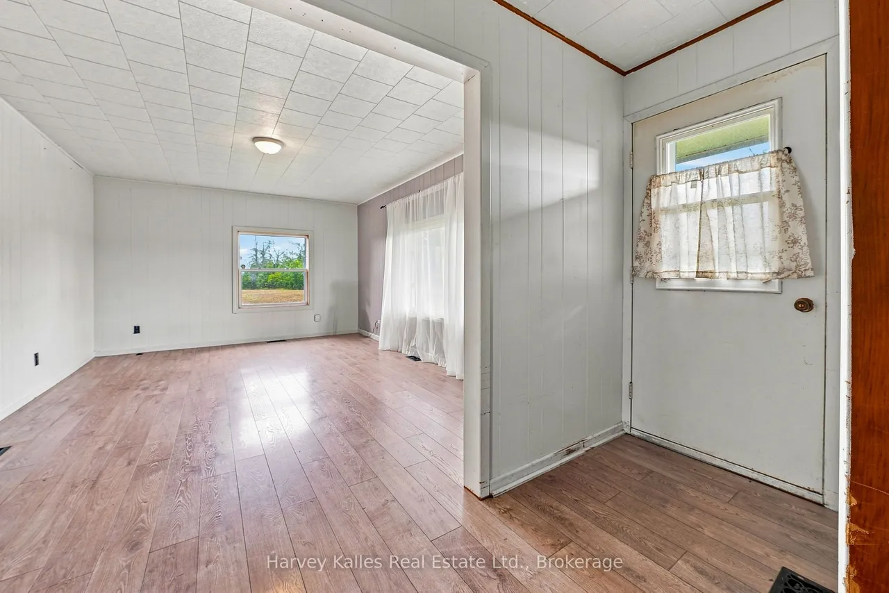 147 Caughey Road — photo 3