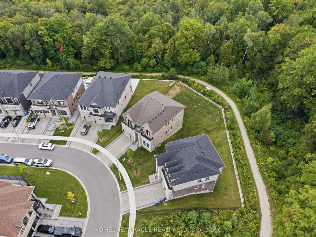 147 AMBROUS Crescent W — photo 49