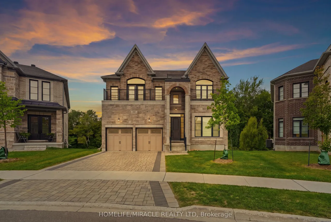 147 AMBROUS Crescent W