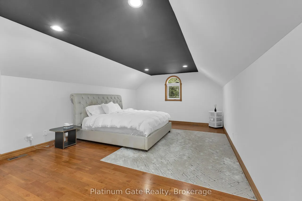 150 Seymour Crescent — photo 44