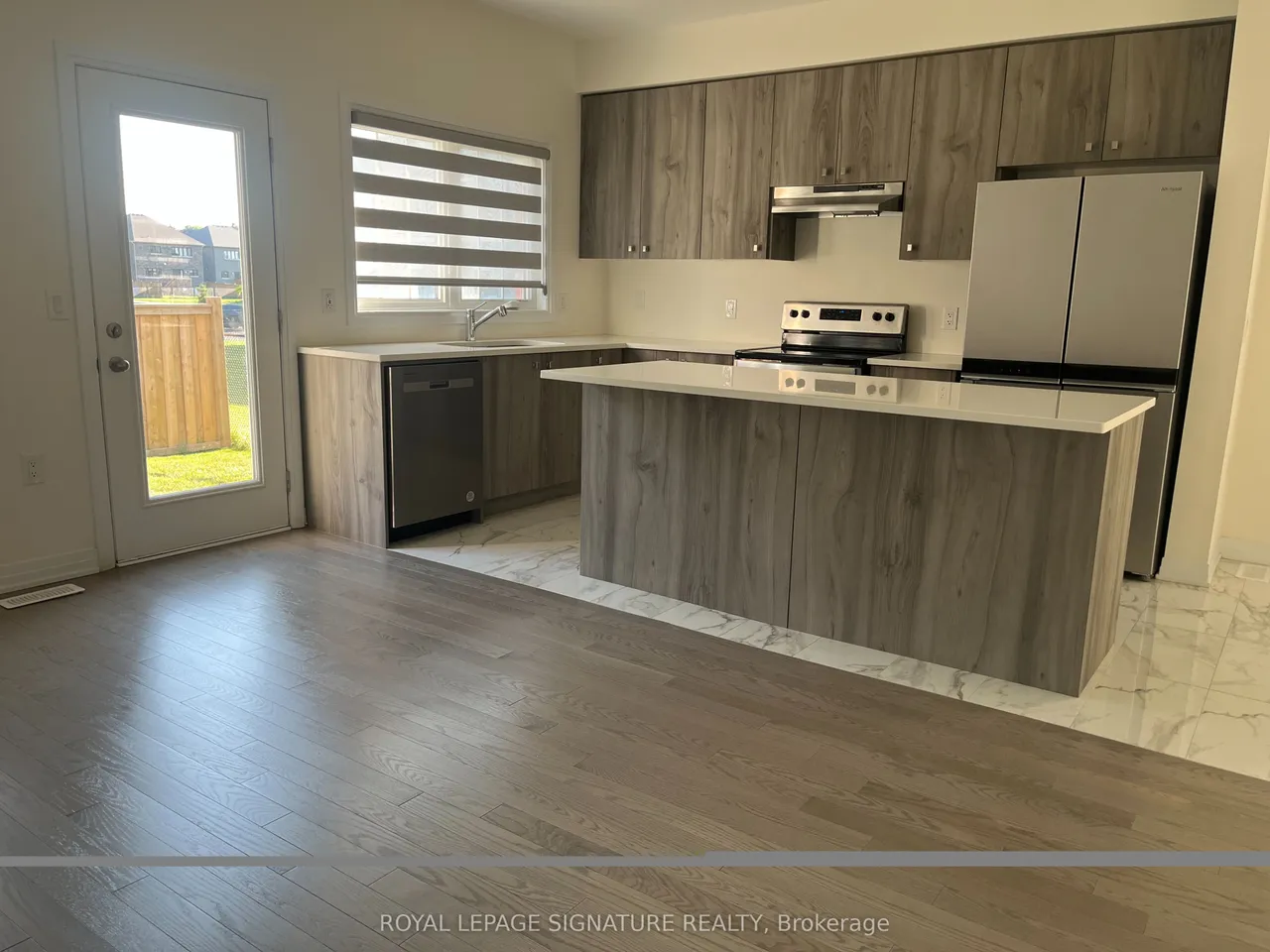 446 Adelaide Street — photo 36