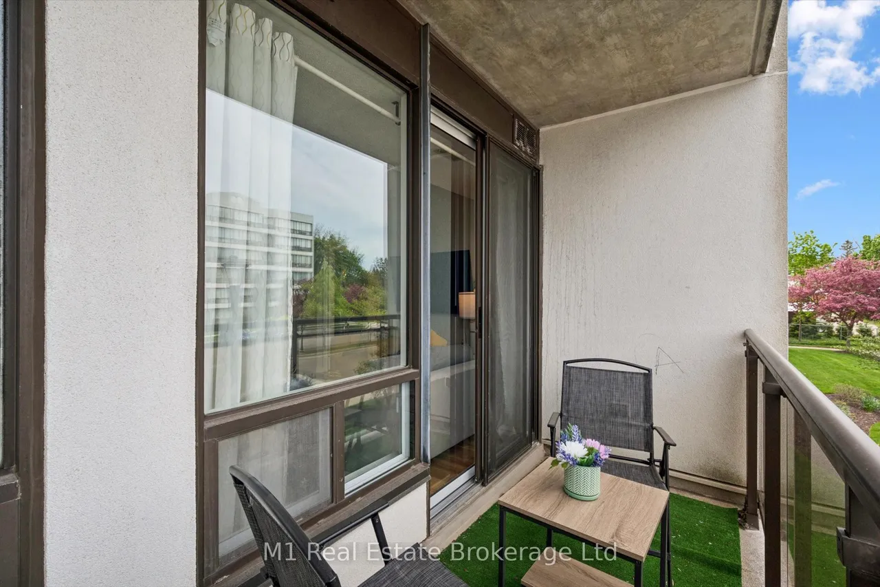 105 Bagot Street — photo 32
