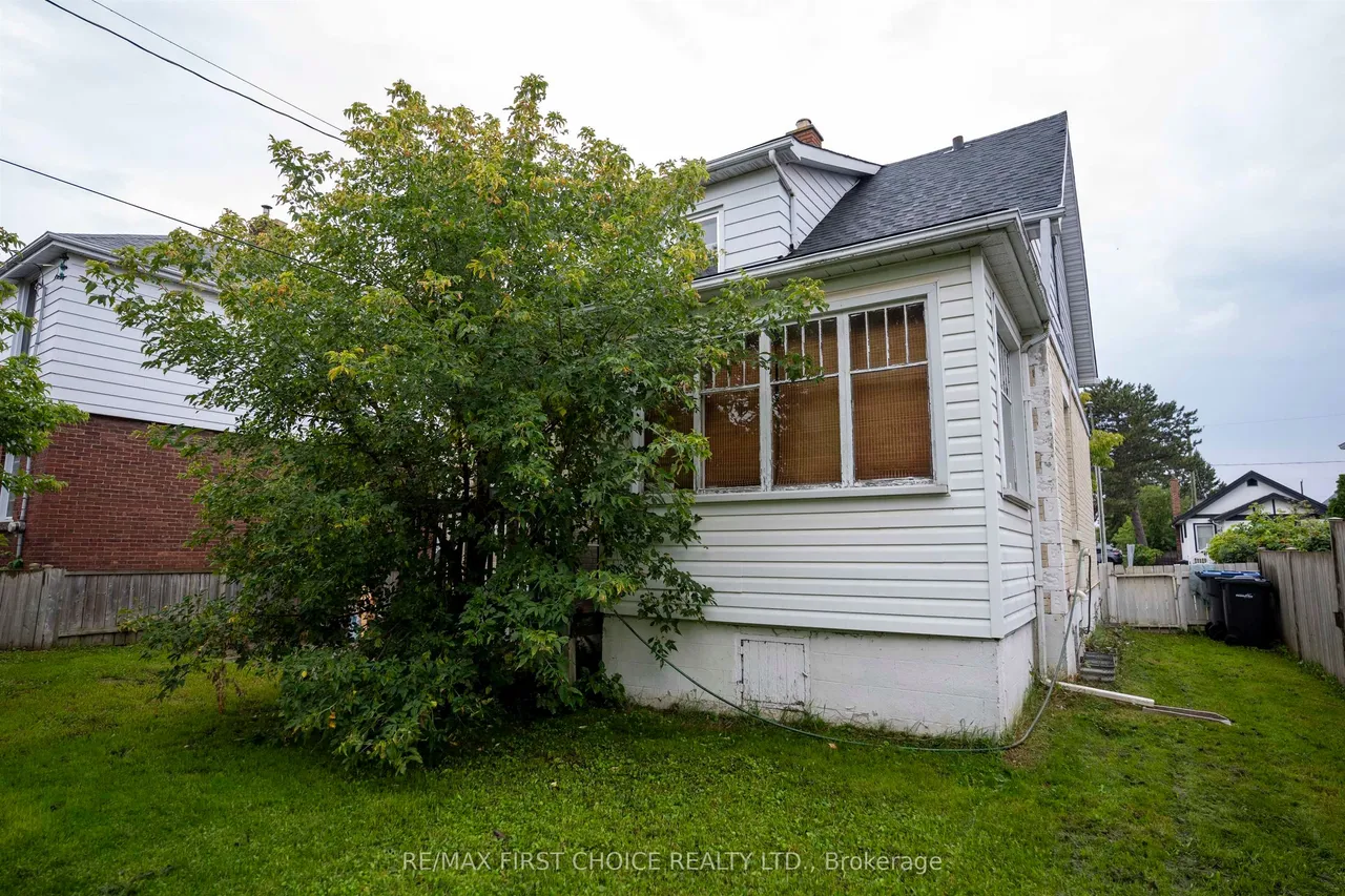308 Archibald Street N — photo 37