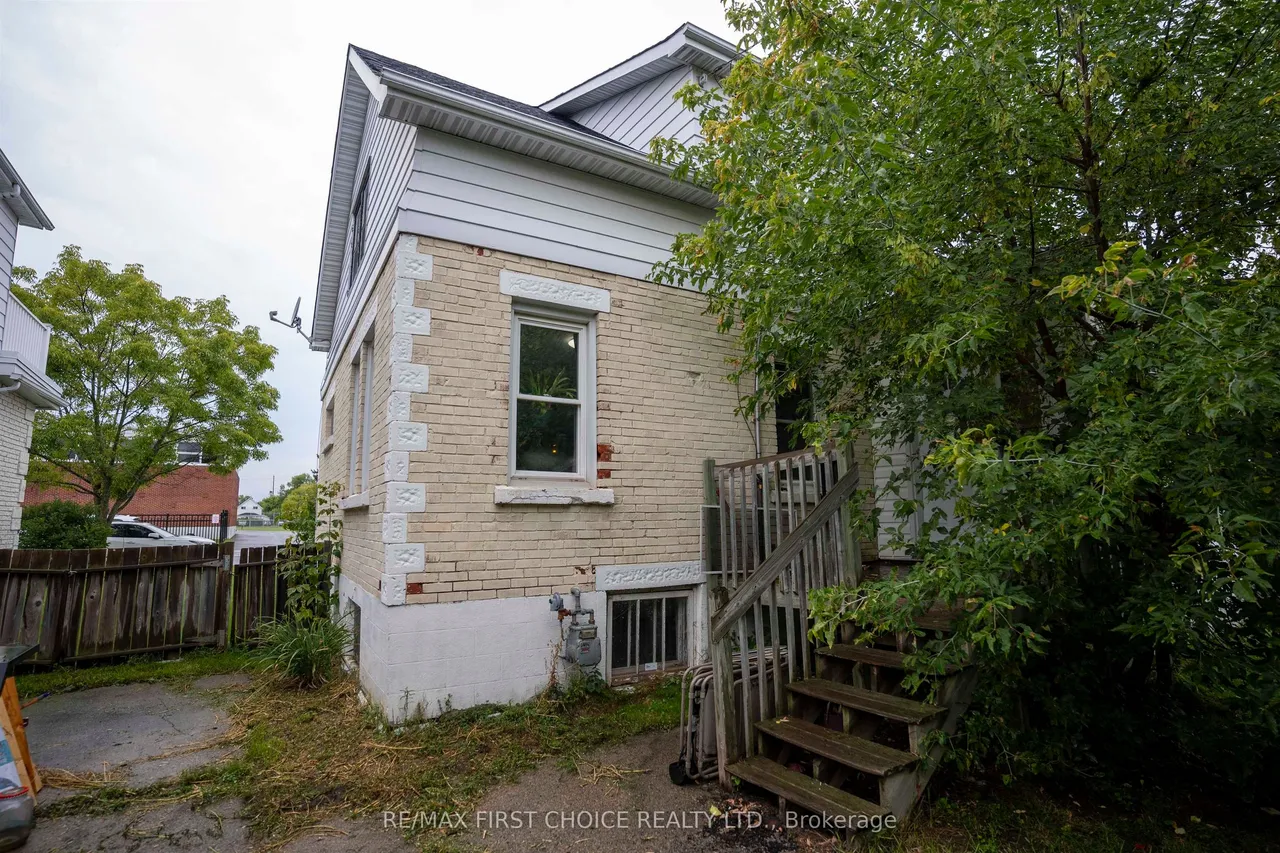 308 Archibald Street N — photo 38