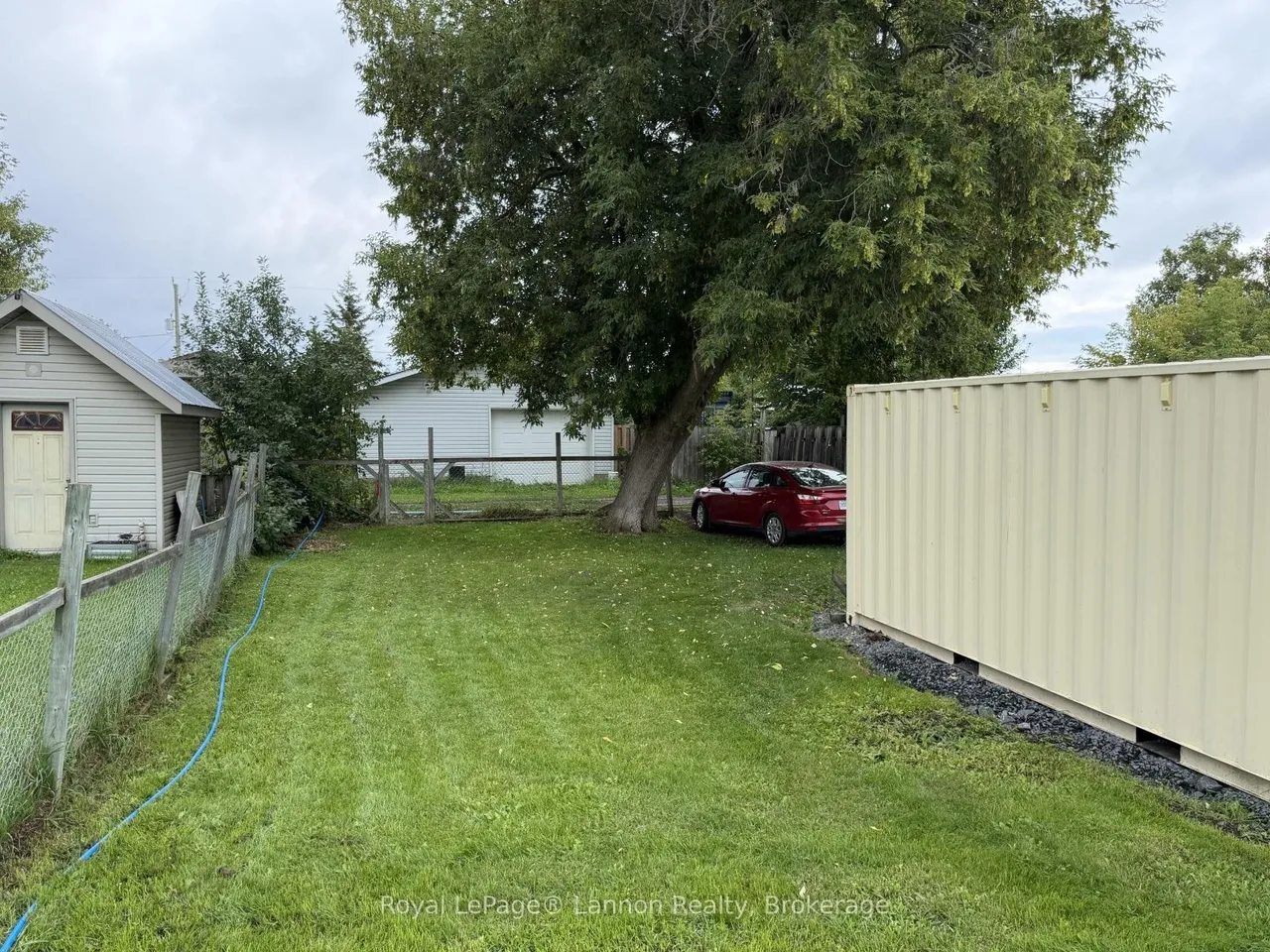 216 McIntyre Street — photo 17