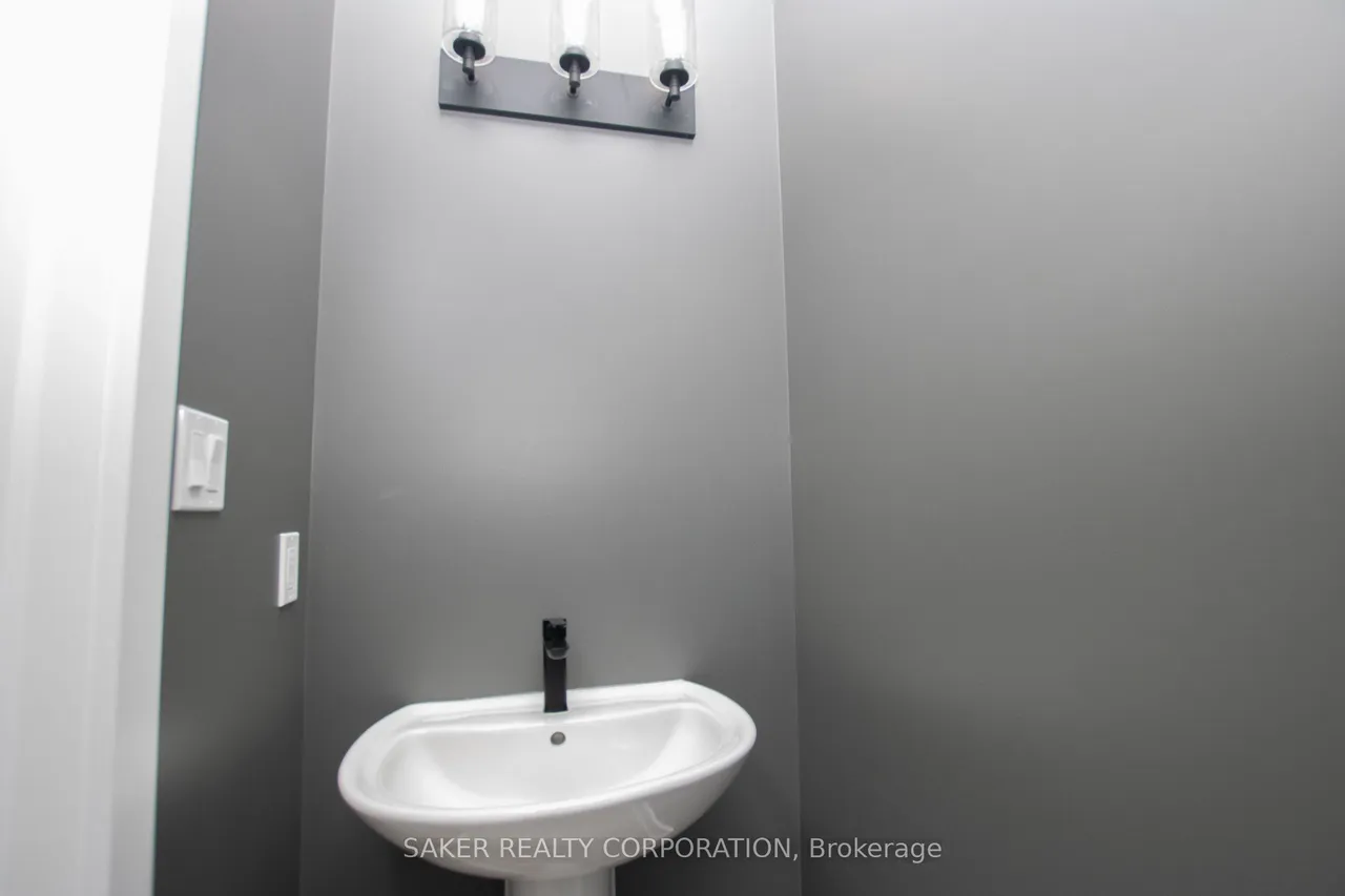 621 REGENT Street — photo 3