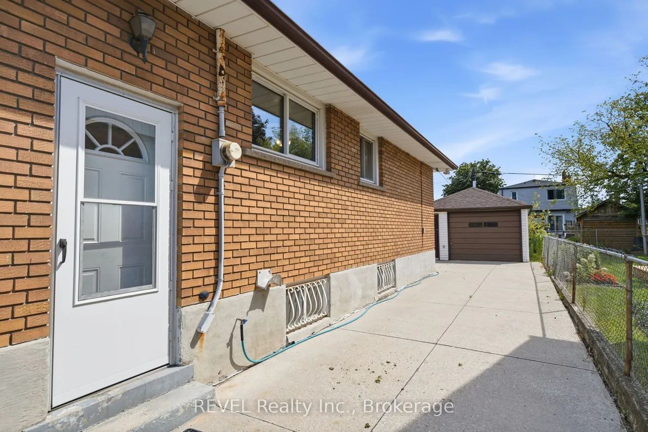 330 Waverly Street — photo 3