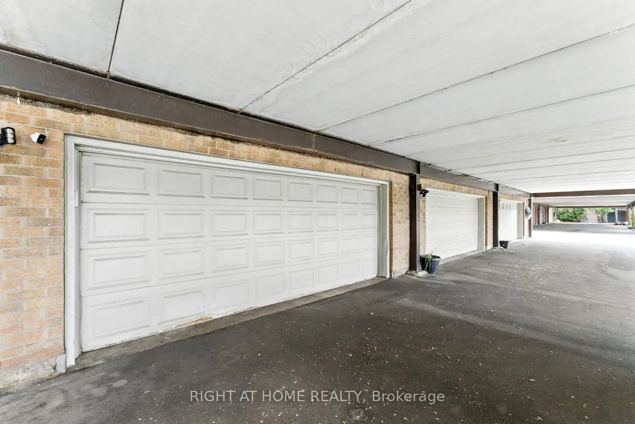 65 Sunvale Place W — photo 46