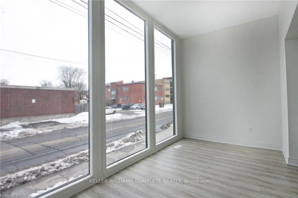 76 S Wentworth Street S — photo 3