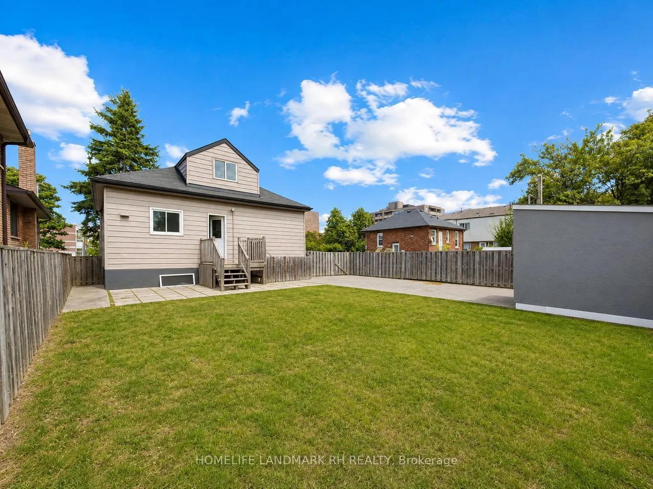 217 Limeridge Road W — photo 29