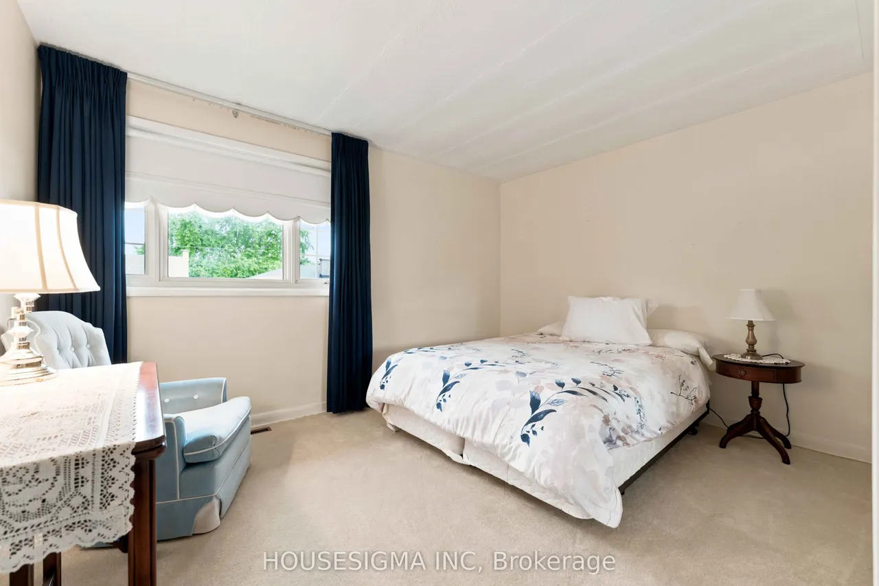1347 Avenue R — photo 3